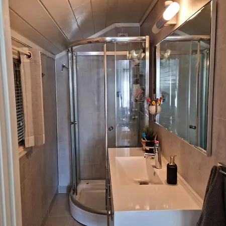 Great White In 度假居 *